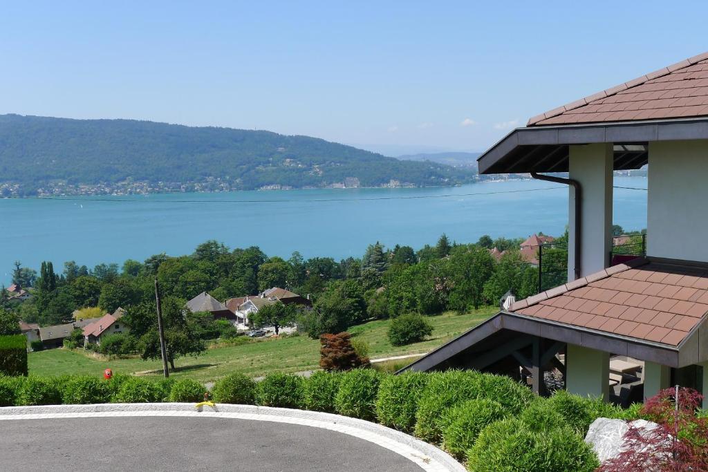 Le Clos Du Lac - Location De Chambres ヴェリエ・デュ・ラック エクステリア 写真